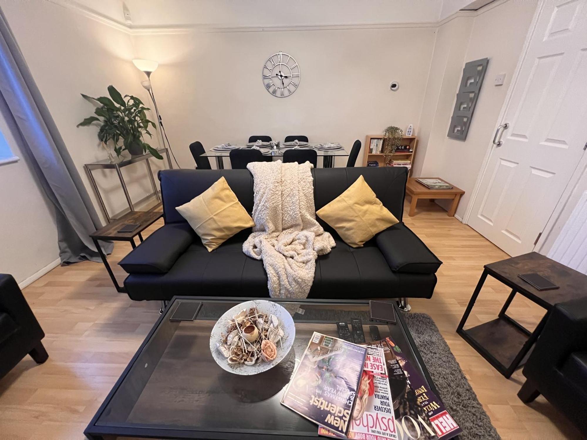 Glazebrook Apartment *